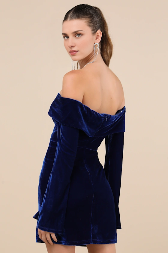 Vestidos formales Weitese para mujer, glamurosos y seductores, de terciopelo azul oscuro, con hombros descubiertos y mangas largas, en tiendas de vestidos de fiesta.